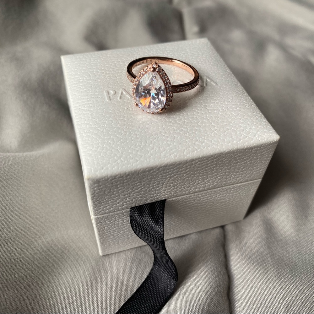 Pandora Sparkling Teardrop Halo Ring